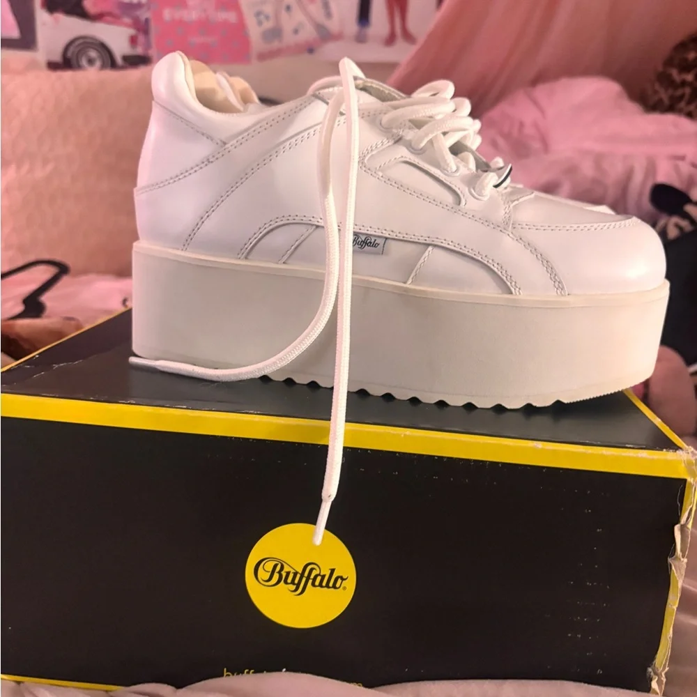 Buffalo White Platform Lace-Up Women's Sneakers